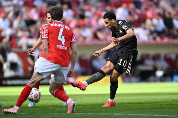 拜仁下半場「襟掣」 反勝緬恩斯4：3