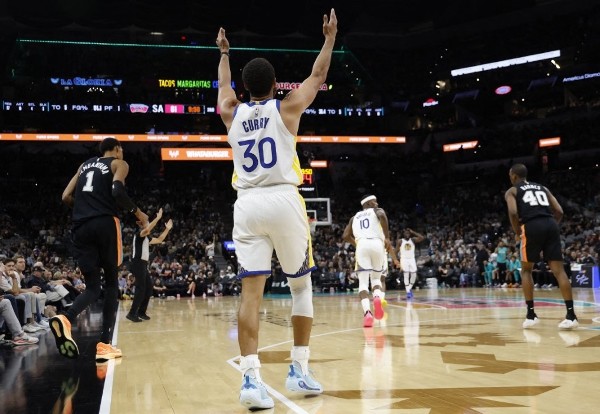 咖喱熱身穿Kobe 6惹關注