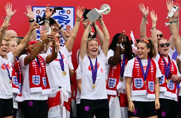 阿仙奴女球星威廉臣復出