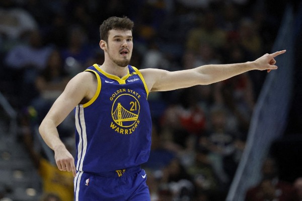 懷疑人生？普斯靜止3秒出手鬧笑話