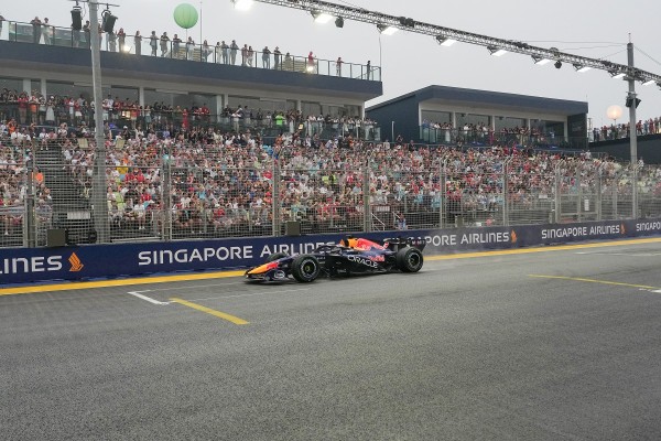 F1新加坡站衝刺賽 韋斯塔本勝出