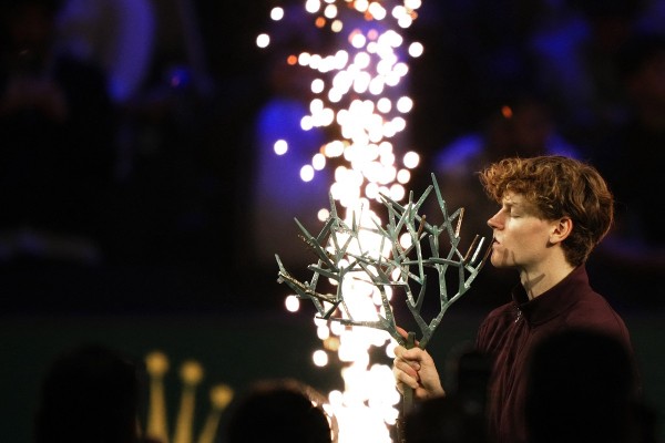 巴黎大師賽封王 冼拿重返世一