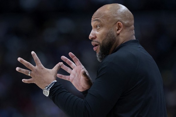 換帥頹勢未止 戴芬咸有望執教塘鵝