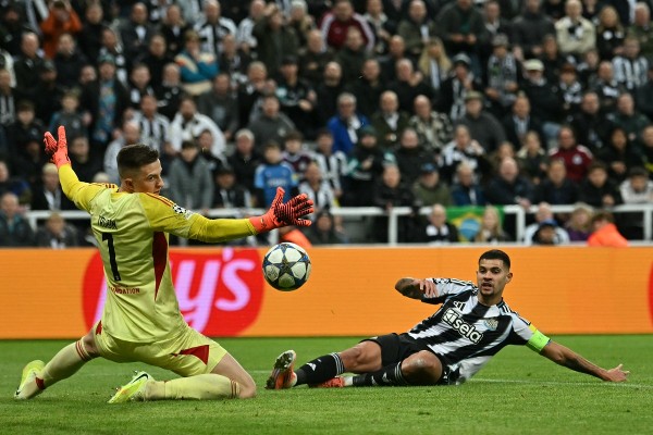 紐卡素主場險勝富咸2：1