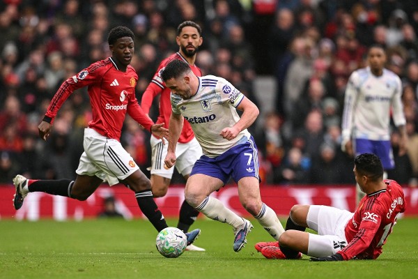 般奴兩助攻超越碧咸 曼聯3：1維拉