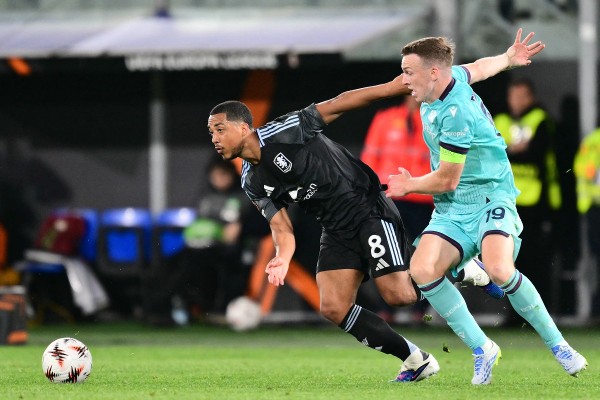 迪拿曼斯：維拉力足雙線作戰