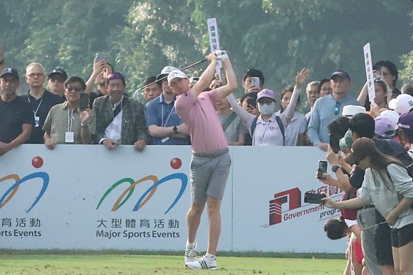 麥基賓由頭領先至比賽結束。@Now Sports