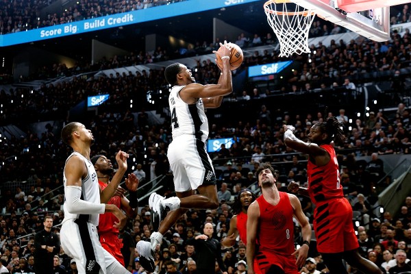 睽違9年破「荒」 馬刺闖季後賽西岸4強