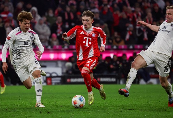 梅拿回安聯笑看卡爾入波