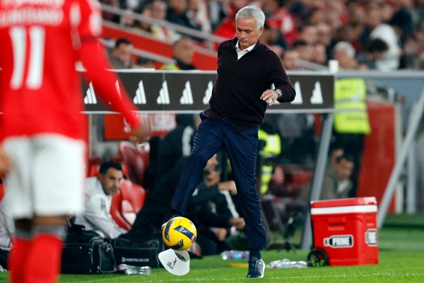 摩佬高昂住宿費 由費倫巴治埋單