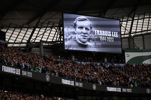 Manchester City Condemns Fans’ Offensive Remarks Towards Late Legend Bobby Charlton