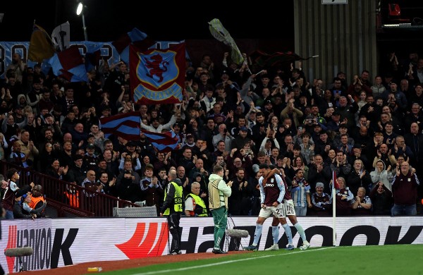 維拉主場北看台下季重建