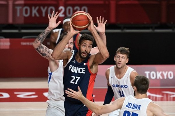 法國男籃打入8強。©AFP