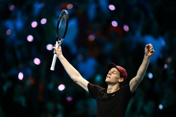 兩盤解決艾卡拿斯 冼拿衛冕年終賽