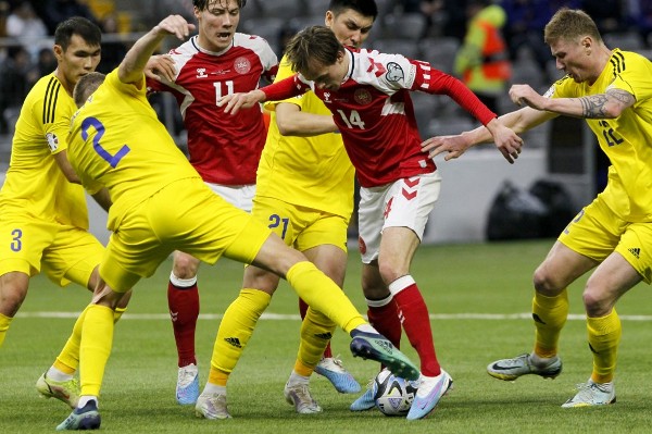 丹麥在比賽後段連失3球。©AFP
