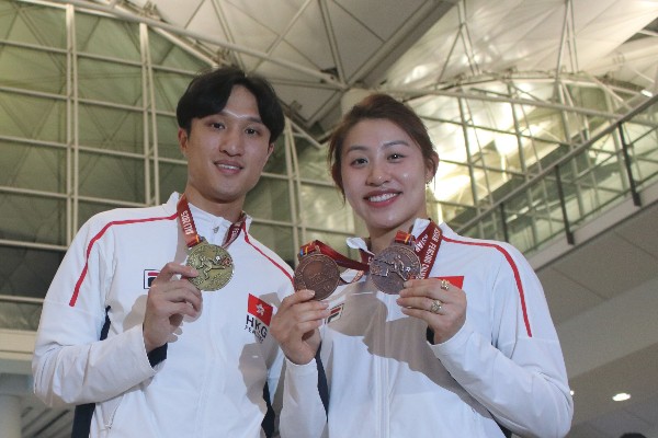 港隊在今屆亞錦賽有蔡俊彥(左)及佘繕妡(右)個人賽得獎。@Now Sports