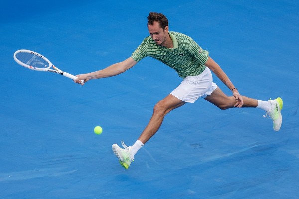 麥維迪夫闖杜拜網賽4強