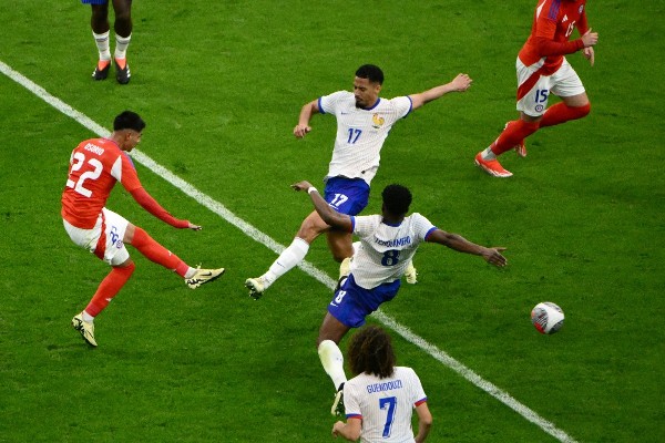 法國被智利轟入兩球。©AFP
