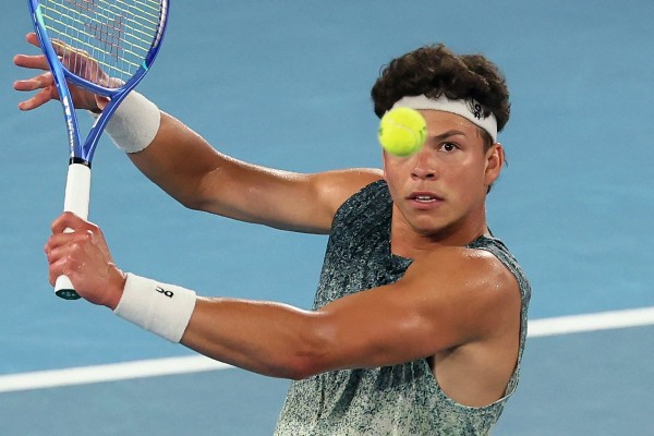 舒爾頓晉級 挑戰冼拿爭入4強