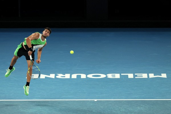 艾卡拿斯破8強魔咒 鬥施華利夫爭決賽權