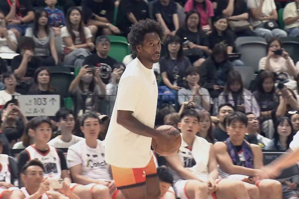 NBA球星李安納首度訪港