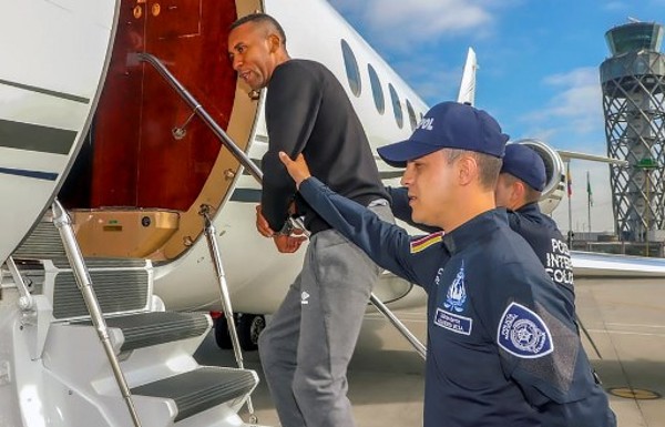 前修咸頓球員維法拉被引渡到美國，被控從哥倫比亞走私兩噸哥卡因。©AFP