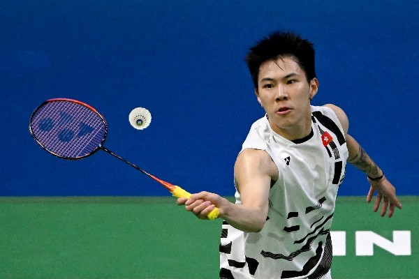 李卓耀挫石宇奇 港羽全運男團破江蘇