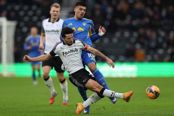 田中碧入波 列斯聯3：1反勝打比郡