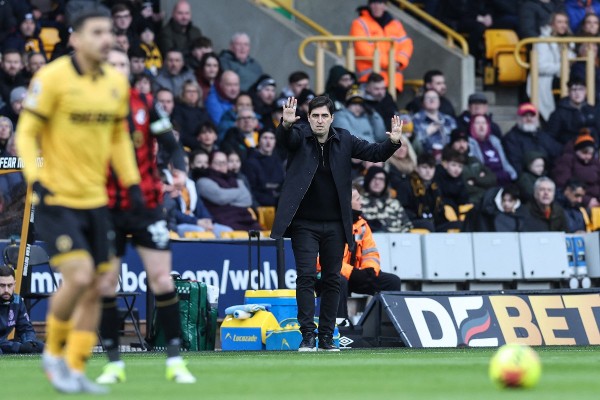 傳伊拉奧拿季後約滿離般茅