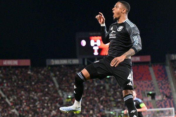 全英內戰  維拉求突破4強關口