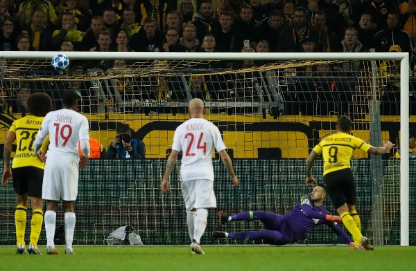 劊子手中柱或中楣後，當刻不應補射。©AFP