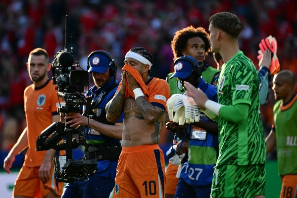 荷蘭以2:3不敵奧地利。©AFP
