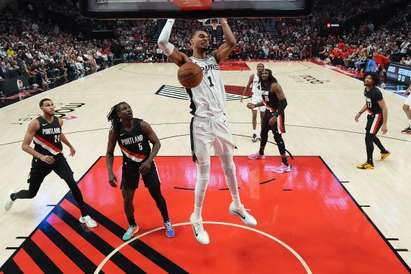 落後19分變反勝21分 馬刺破「荒」叫糊