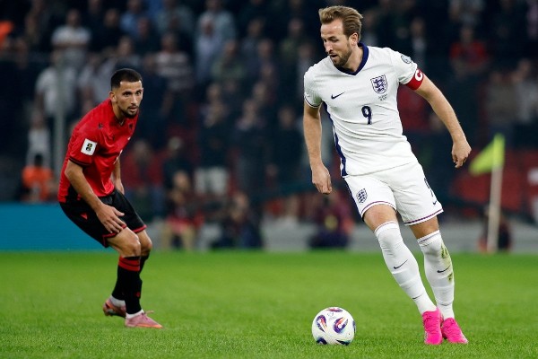 英格蘭鎖定決賽周前拍跳對手