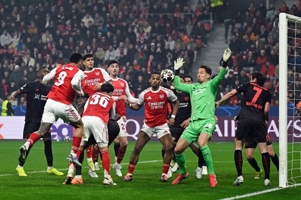 利華再改圖諷阿仙奴「角球FC」