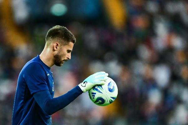 意大利變陣求伏「摩」 域卡利奧把關