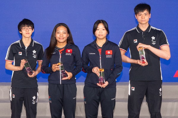 兩殘疾泳將膺最傑出青少年運動員