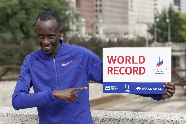 傑譚去年才打破馬拉松世界紀錄。©AFP