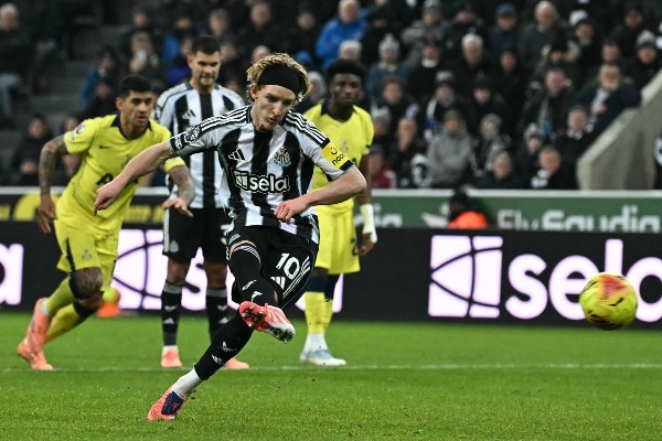 羅美路補時扳平 熱刺2：2逼和紐記