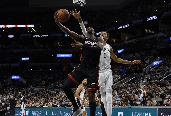 馬刺滅「火」首取開季5連勝