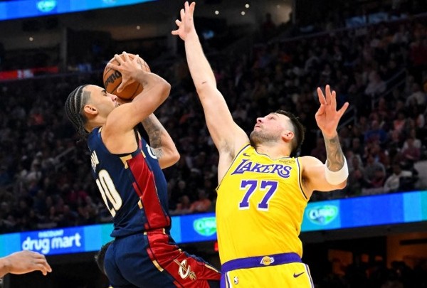 致敬大帝定不敬？謝倫泰臣：騎士現由米曹話事