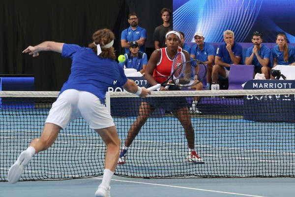 嘉奧芙單雙打皆報捷 美國入聯合會盃4強