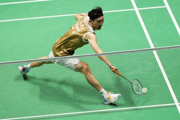 伍家朗鄧謝配德國羽賽分途闖8強