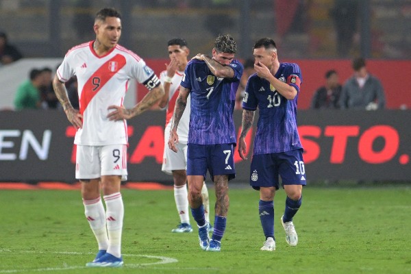 世盃嚴打遮口 授權球證出示紅牌