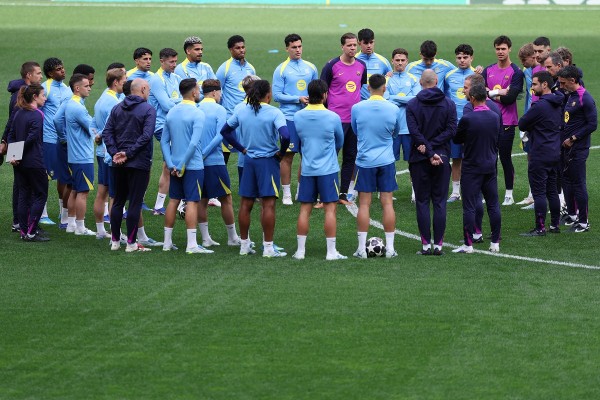 巴塞不滿「會」方草地狀況