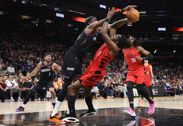 拓荒者反勝太陽 晉級季後賽撼馬刺