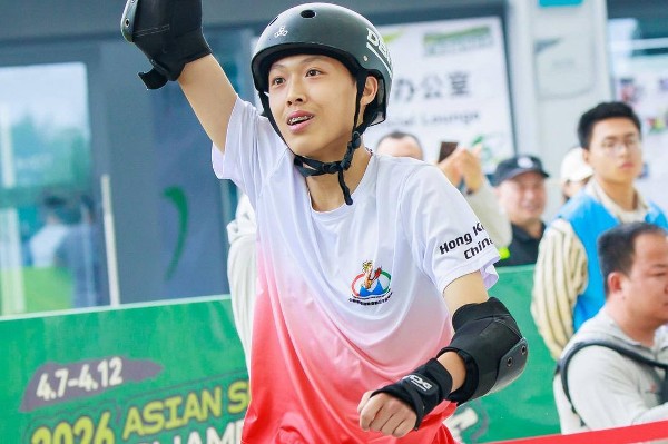 顧嘉洹滑板亞錦賽奪銀牌