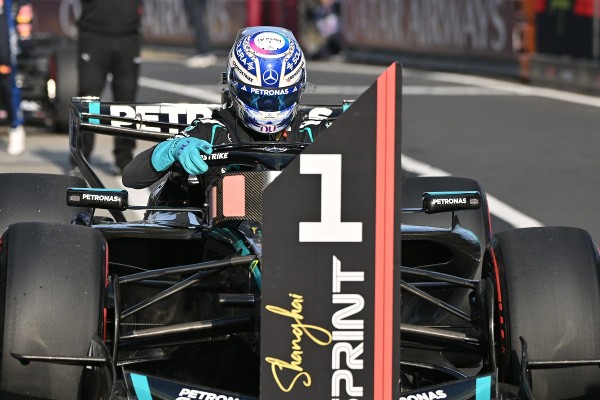 羅素中國站衝刺賽奪杆位