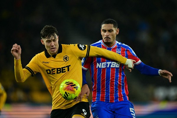 艾華士挽留史特拿臣