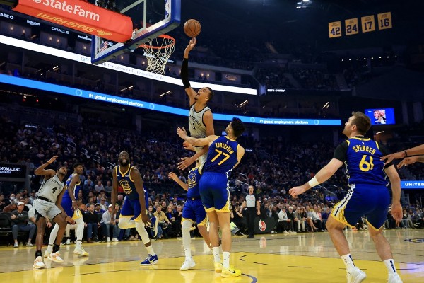 雲班亞馬轟41分 馬刺127：113贏勇士